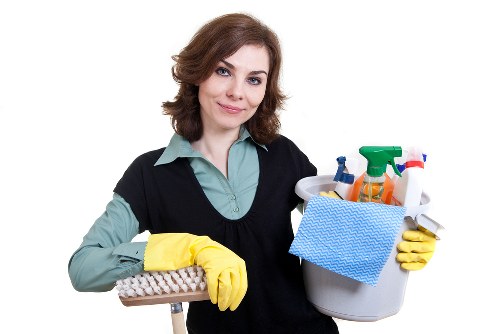 Commercial cleaners in Tw1 maintaining a tidy office workspace